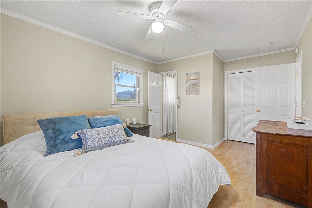 305 Clearview Drive Anderson, SC 29625 - Photo 13 of 35 This primary bedroom features light wood flooring and a refreshing ceiling fan for ultimate comfort and ensuite bathroom.