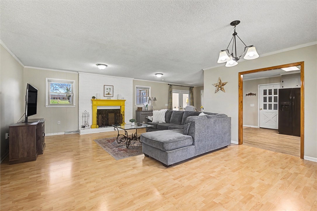 305 Clearview Drive Anderson, SC 29625 - Photo 5 of 35