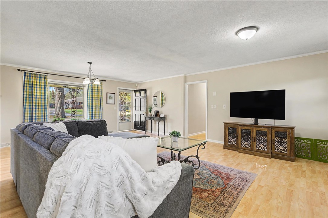 305 Clearview Drive Anderson, SC 29625 - Photo 7 of 35