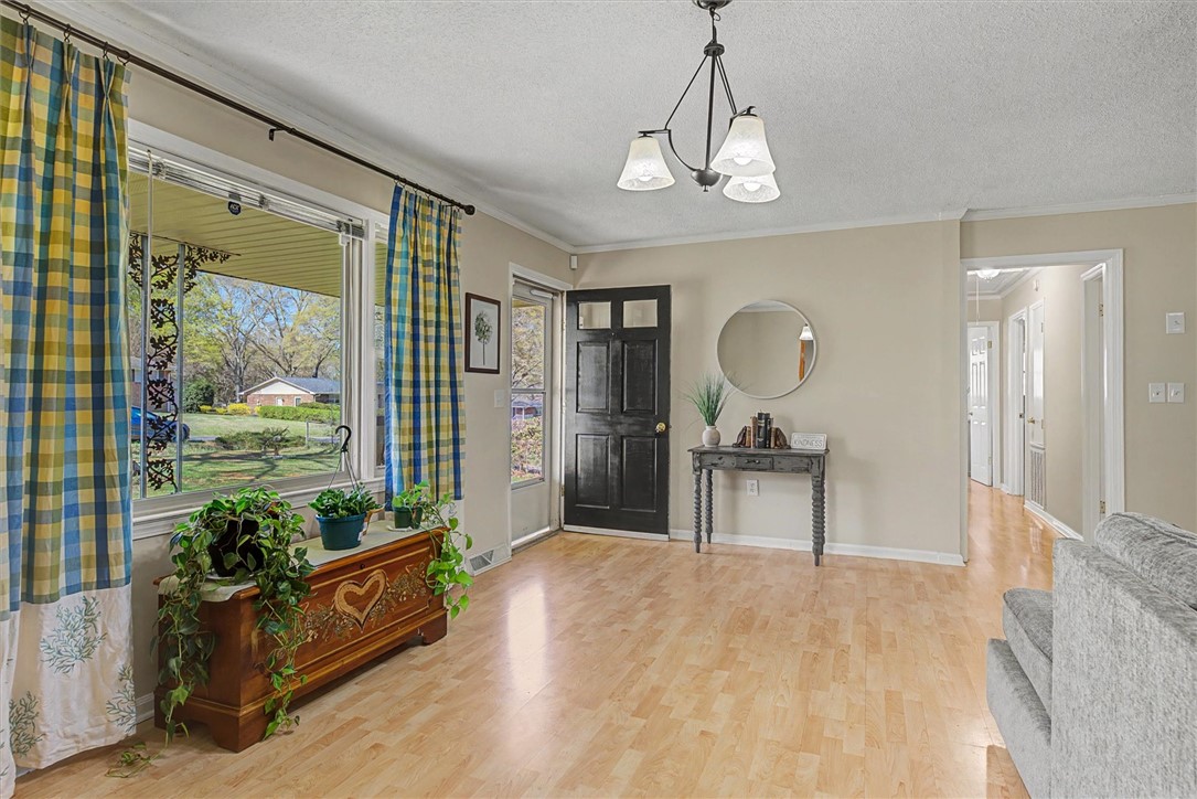 305 Clearview Drive Anderson, SC 29625 - Photo 8 of 35