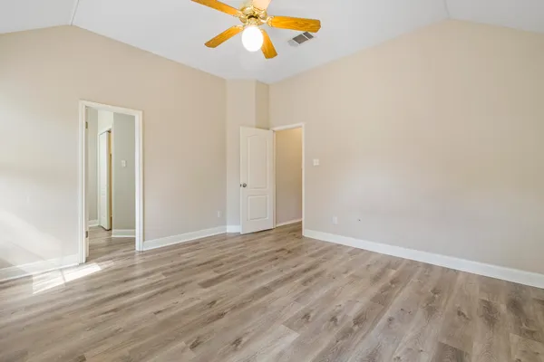 $2,100 | 3937 Kristencreek Lane, Round Rock, TX 78681