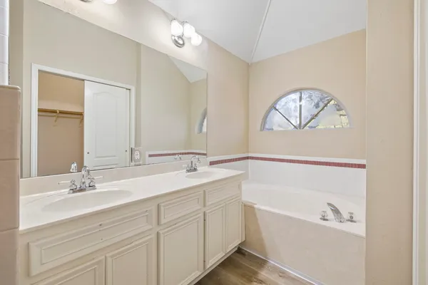 $2,100 | 3937 Kristencreek Lane, Round Rock, TX 78681