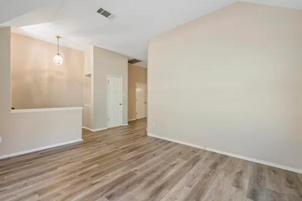 $2,100 | 3937 Kristencreek Lane, Round Rock, TX 78681