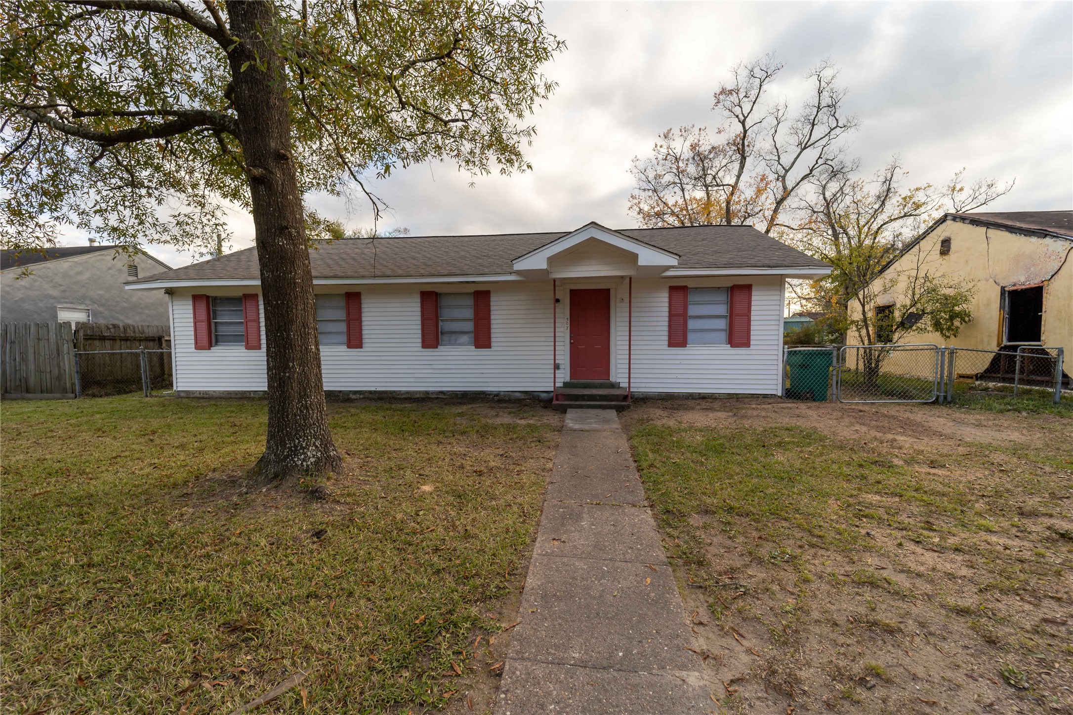 507 West Decatur Avenue Orange, TX 77630 - Photo 1 of 31