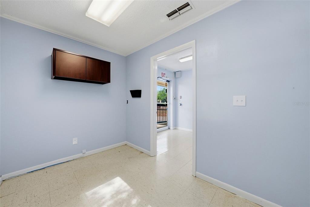 2886 Whitney Road Clearwater, FL 33760 - Photo 14 of 41