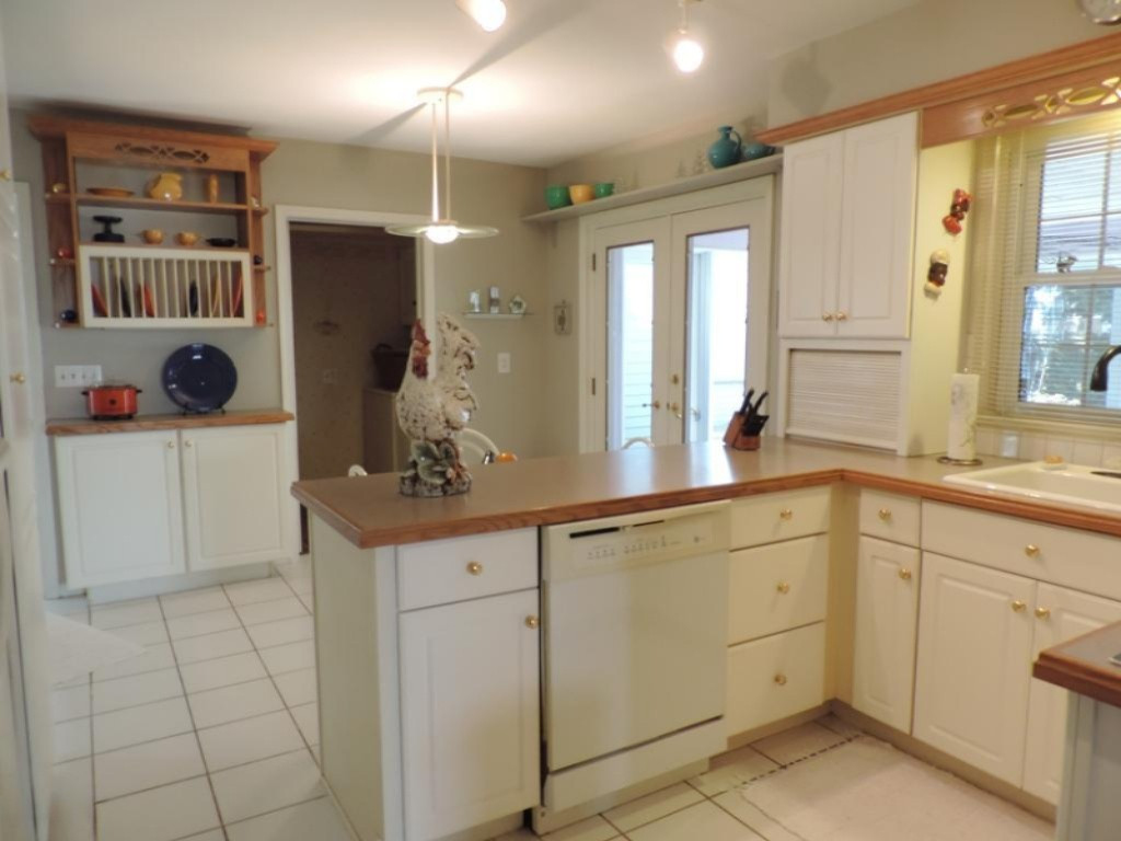 697 Garber Road North Muskegon, MI 49445 - Photo 4 of 14 DSCN3667