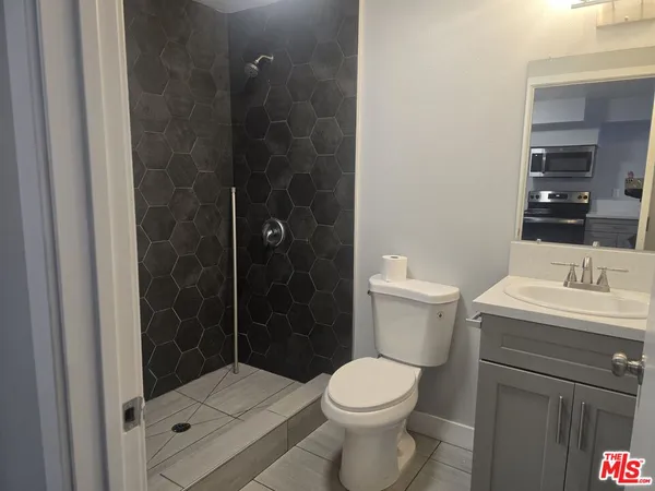 $1,875 | 4929 Lynnfield Street, Unit 17, Los Angeles, CA 90032