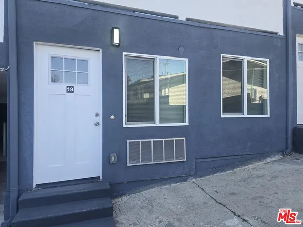 $1,875 | 4929 Lynnfield Street, Unit 17, Los Angeles, CA 90032