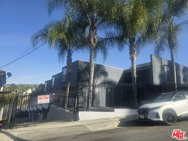 $1,875 | 4929 Lynnfield Street, Unit 17, Los Angeles, CA 90032