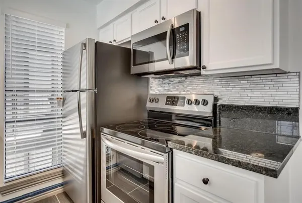 $1,450 | 2800 Douglas Avenue, Unit 313, Dallas, TX 75219