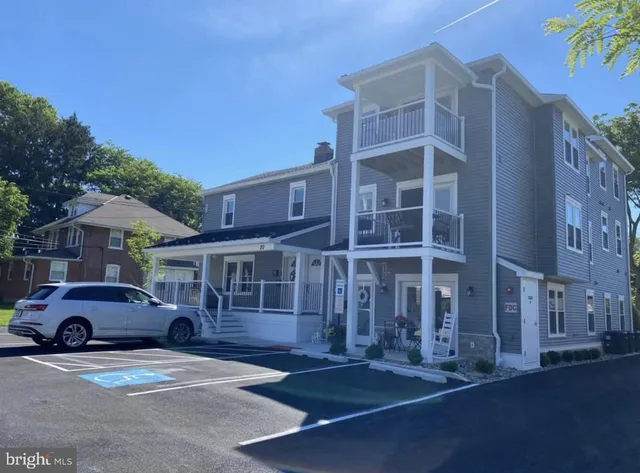 a car parked in front of a building