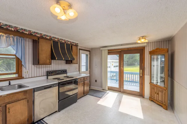 $349,000 | 25 Mountain View Drive, Rockland, ME 04841