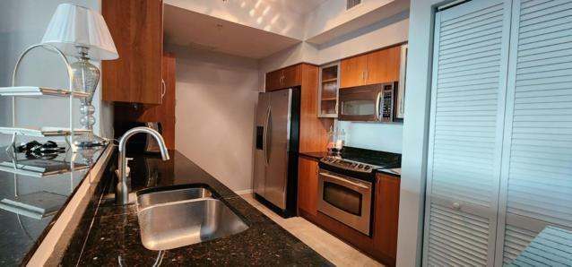 802 West Windward Way, Unit 211 Lantana, FL 33462 - Photo 31 of 32 Inside_8