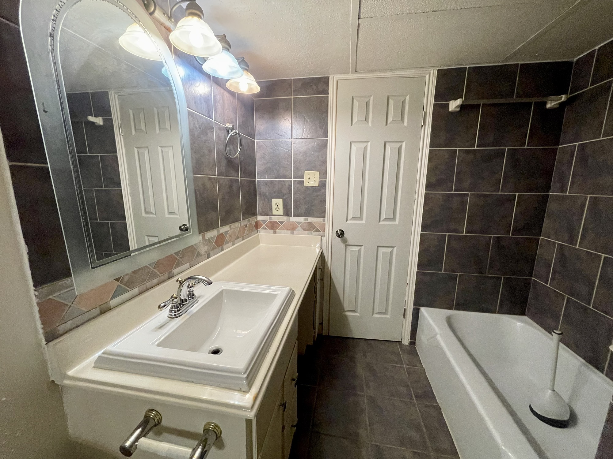 4635 Wild Indigo Street, Unit 497 Houston, TX 77027 - Photo 10 of 20