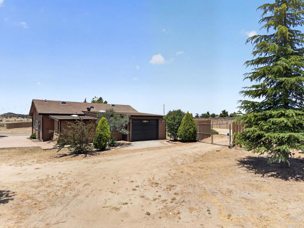 38570 Bahrman Road Anza, CA 92539 - Photo 47 of 51