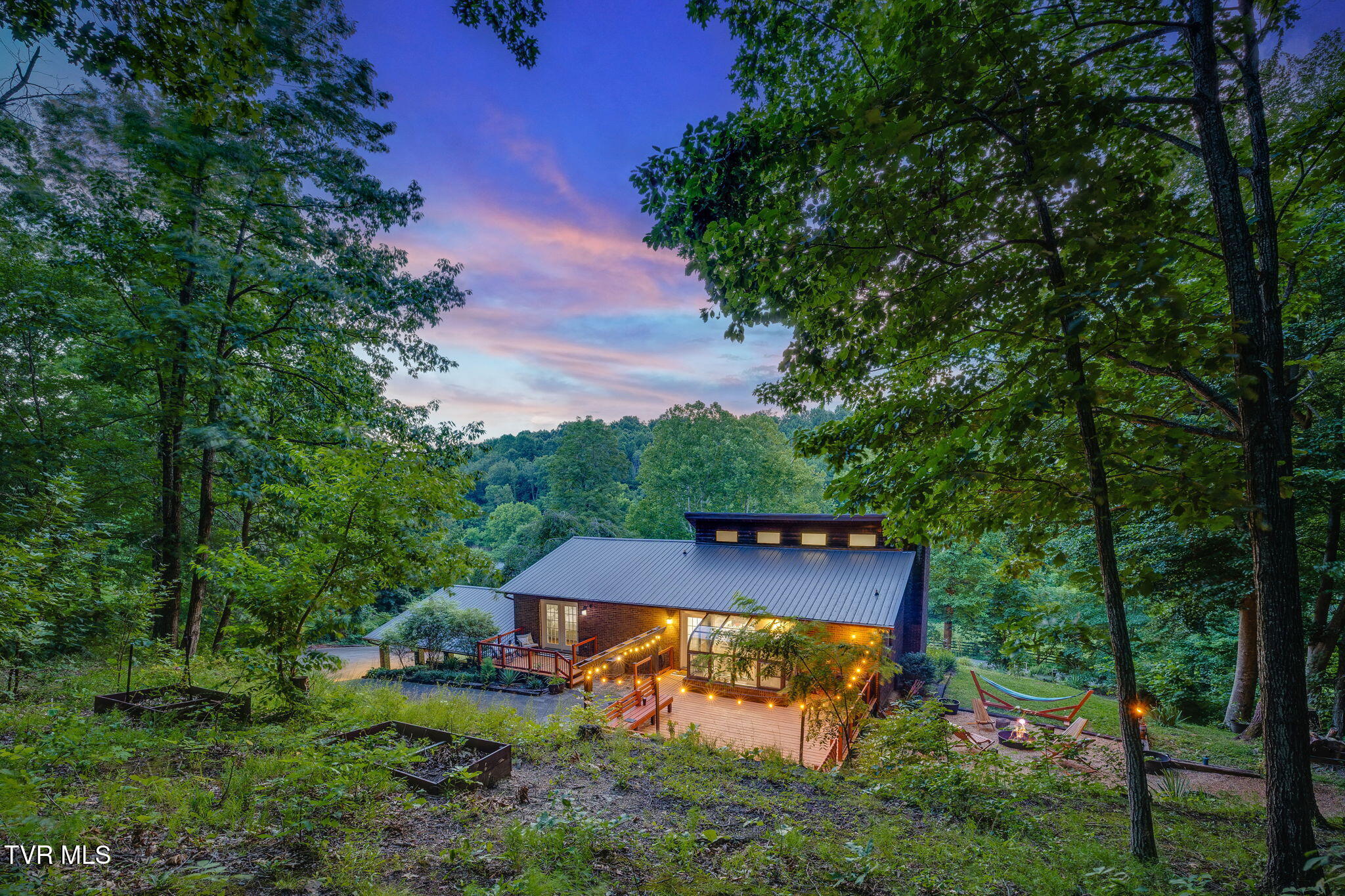 280 Possum Hollow Road Gray, TN 37615 - Photo 4 of 57 208