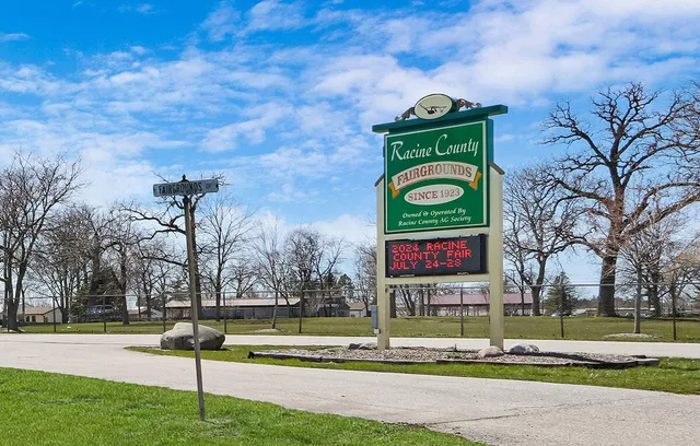 $325,990 | 1034 58th Road, Union Grove, WI 53182