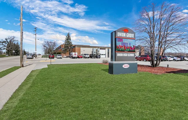 $325,990 | 1034 58th Road, Union Grove, WI 53182