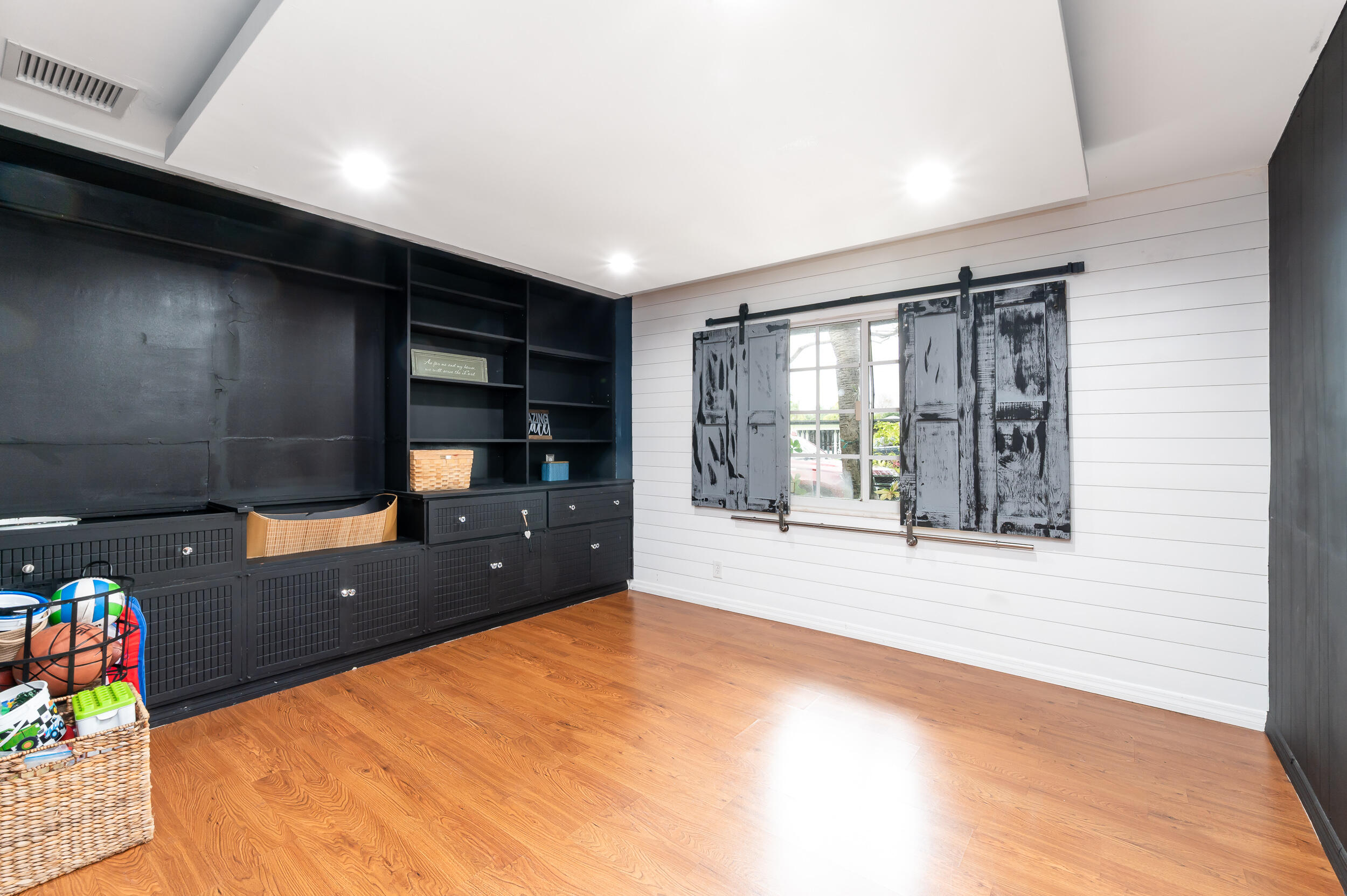 4734 Jefferson Street Hollywood, FL 33021 - Photo 11 of 62 photo-7