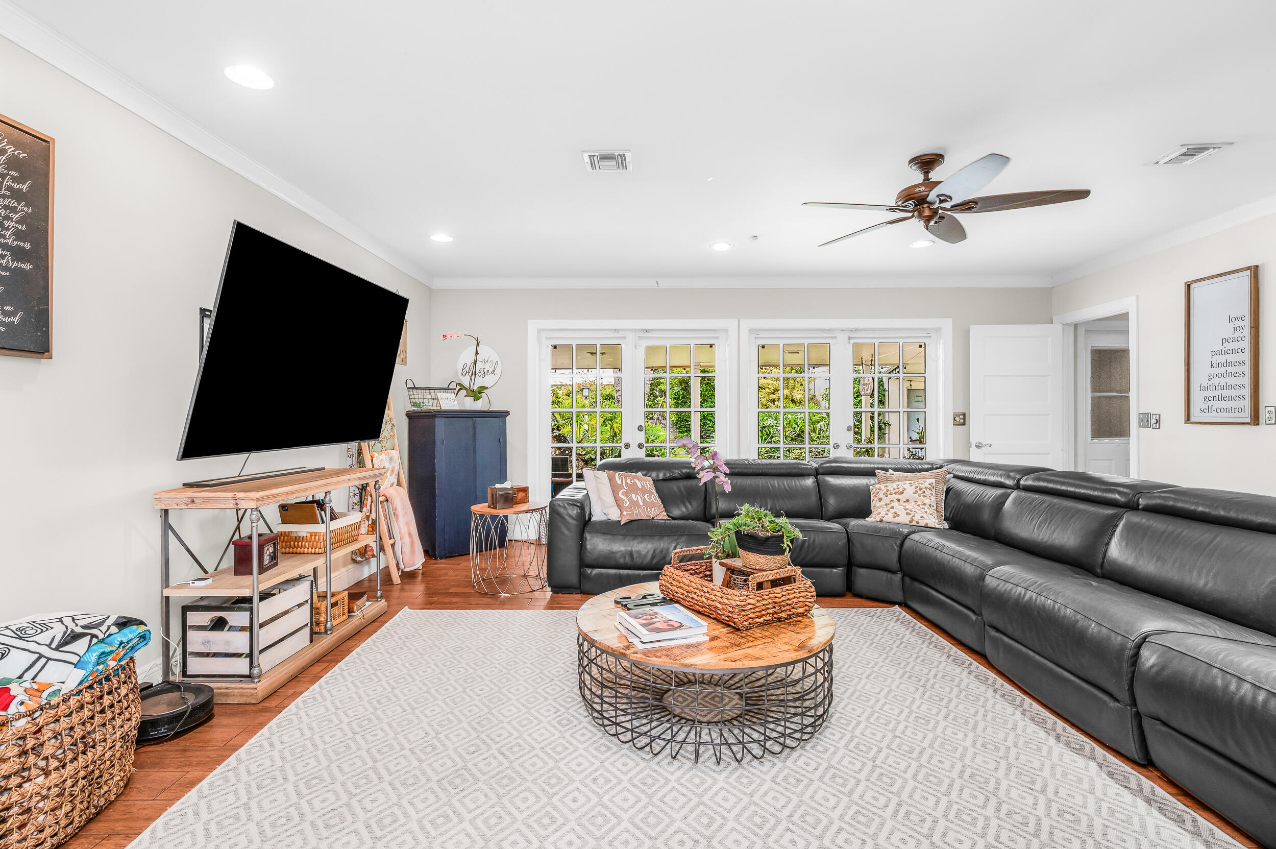 4734 Jefferson Street Hollywood, FL 33021 - Photo 13 of 62 photo-9