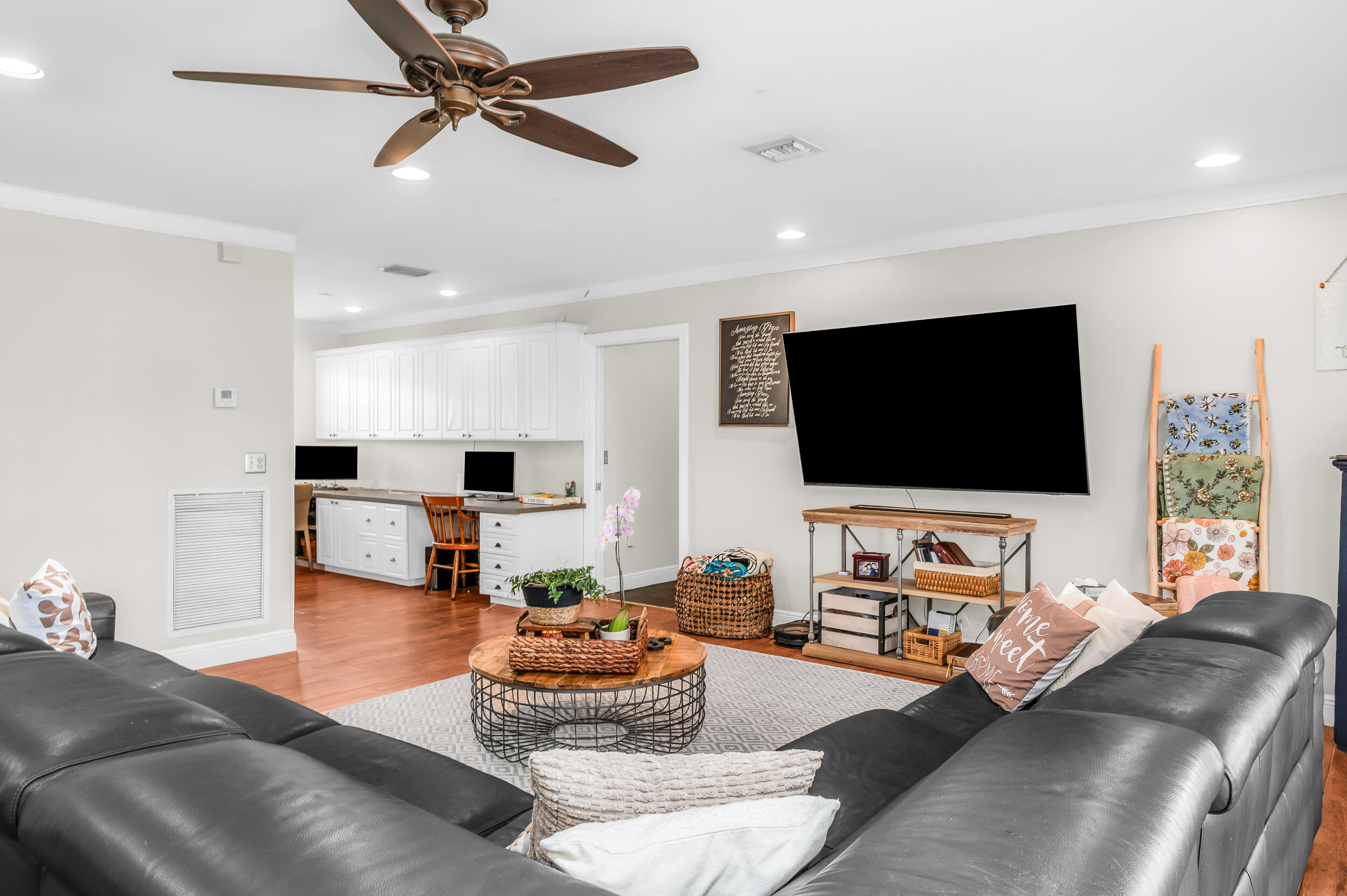 4734 Jefferson Street Hollywood, FL 33021 - Photo 16 of 62 photo-12