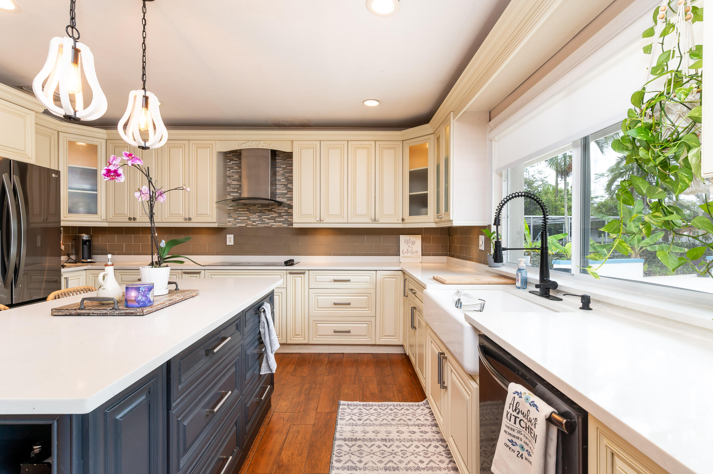 4734 Jefferson Street Hollywood, FL 33021 - Photo 8 of 62 photo-3