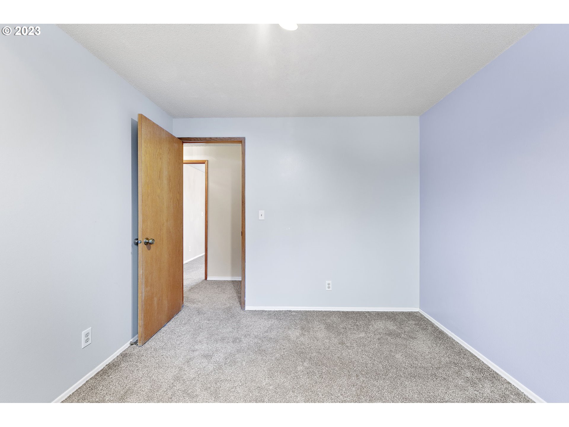 788 70th Street Springfield, OR 97478 - Photo 21 of 39 a view interior of the house