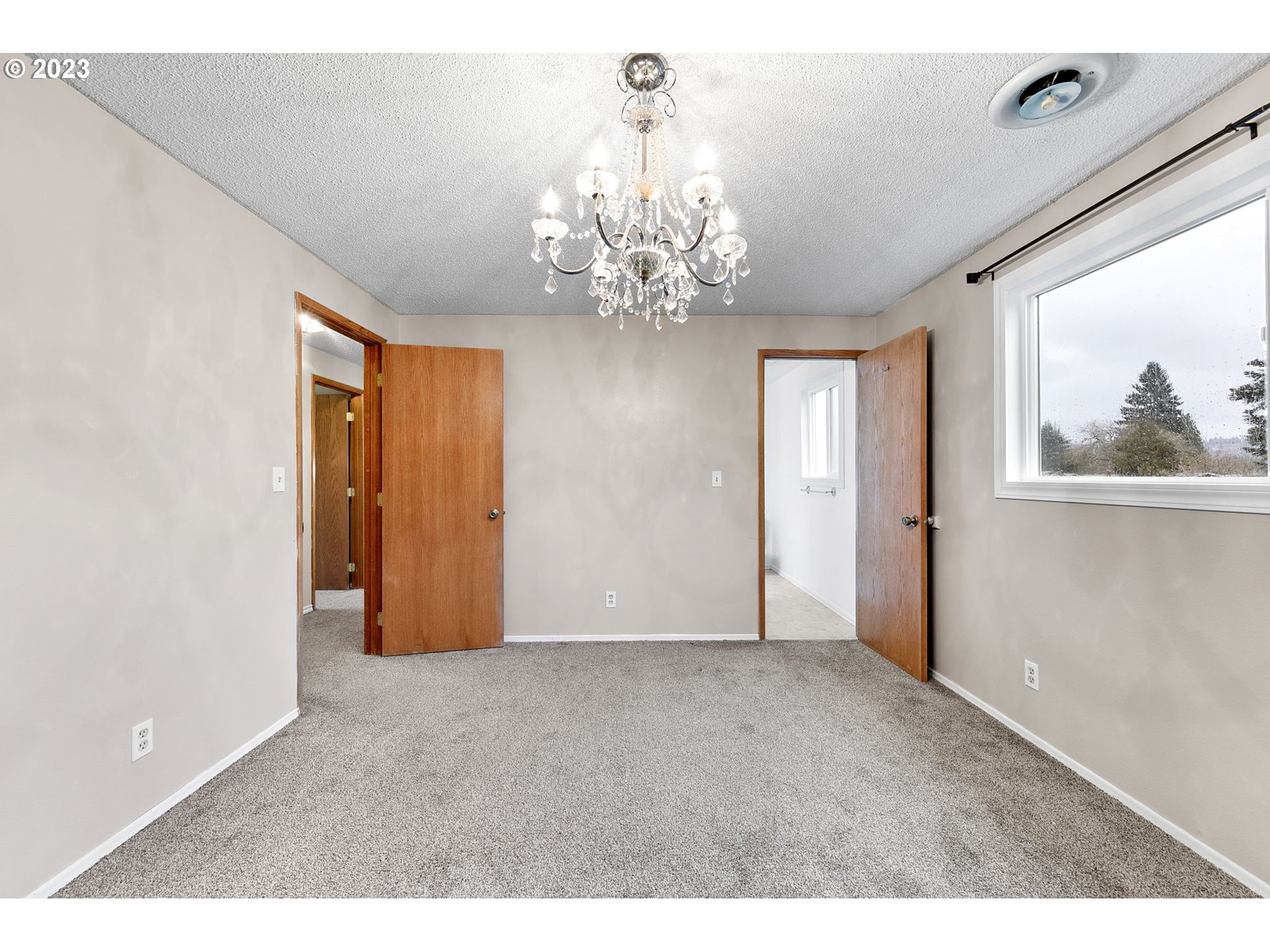 788 70th Street Springfield, OR 97478 - Photo 29 of 39 a view of an empty room with a window
