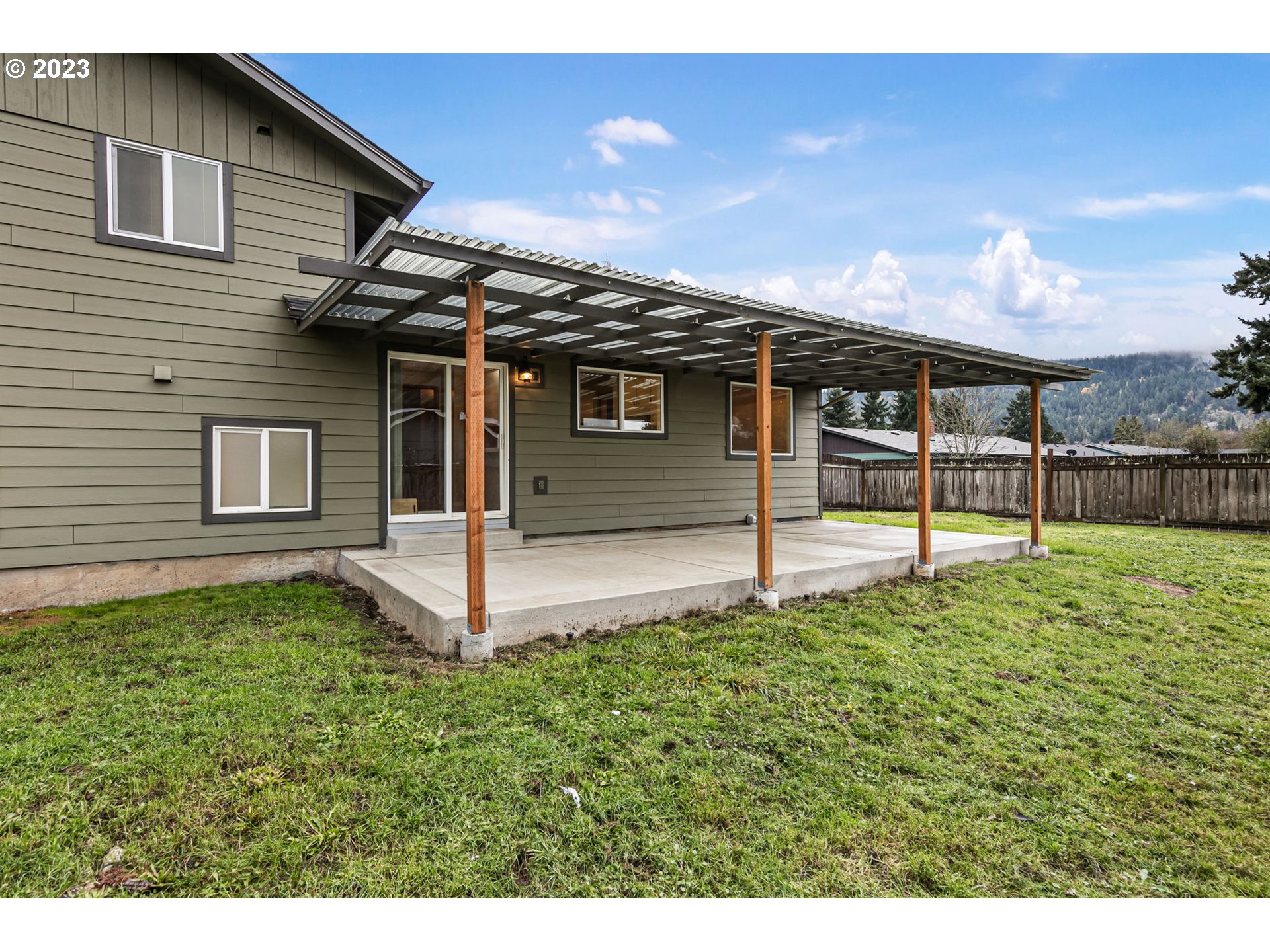788 70th Street Springfield, OR 97478 - Photo 34 of 39 a view of a backyard