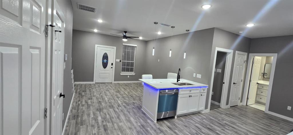 807 Fletcher Street Gainesville, TX 76240 - Photo 4 of 20