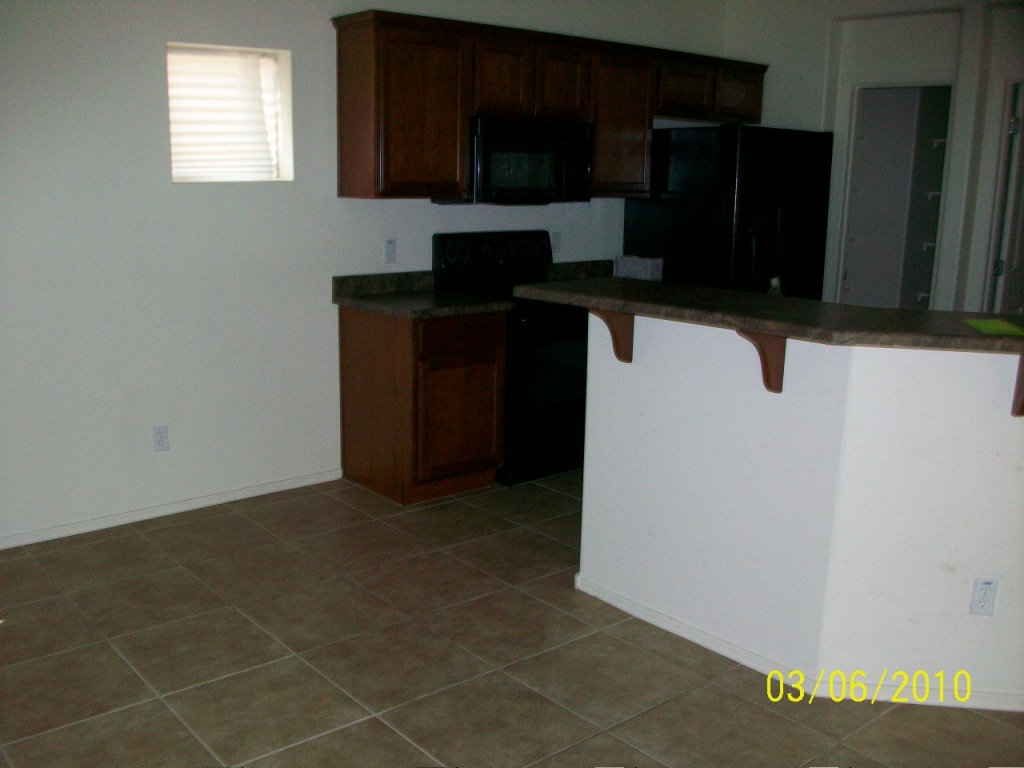 9925 West Chipman Road Tolleson, AZ 85353 - Photo 6 of 20 kitchen