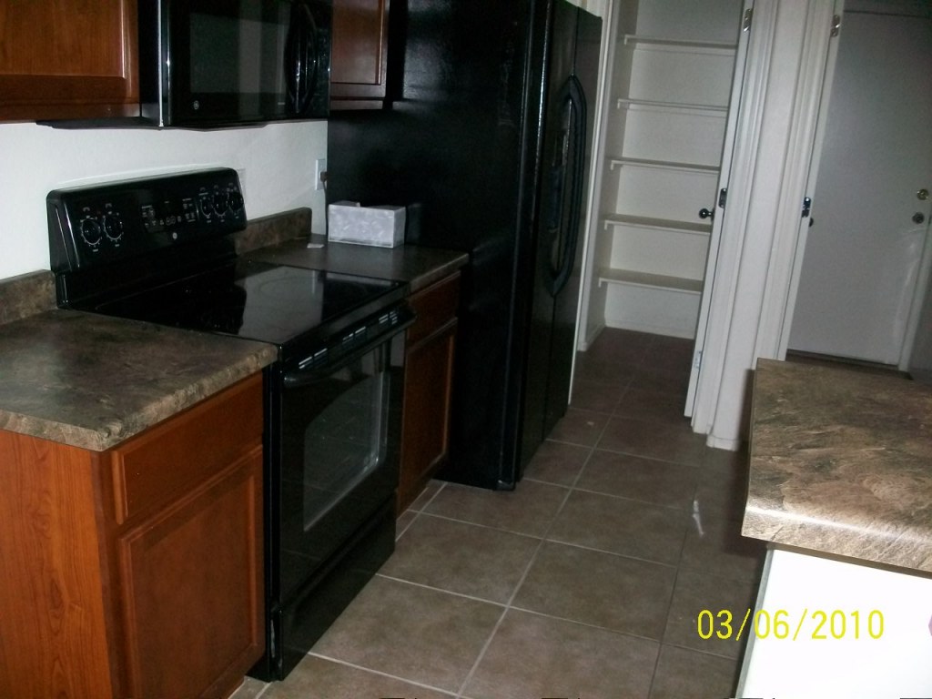 9925 West Chipman Road Tolleson, AZ 85353 - Photo 7 of 20 kitchen