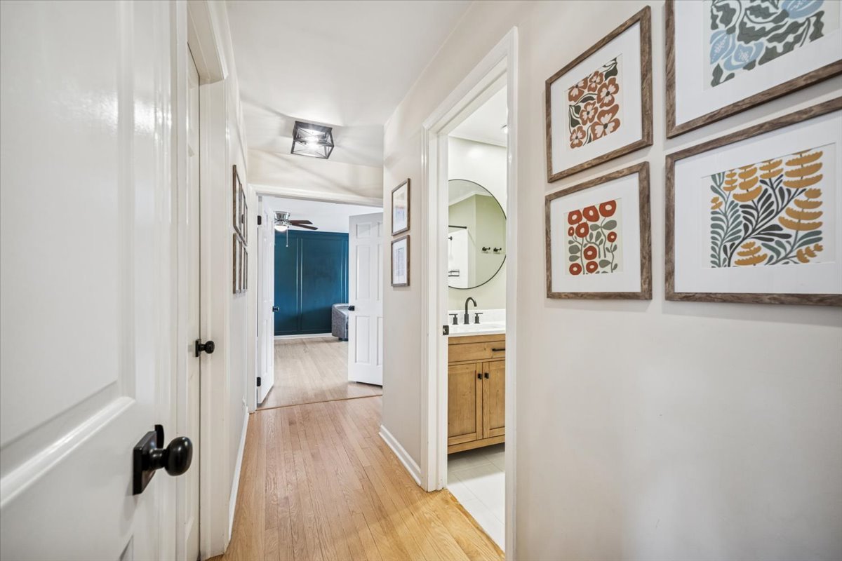 1718 South Ridge Drive Arlington Heights, IL 60005 - Photo 13 of 35 a view of a hallway with elevator