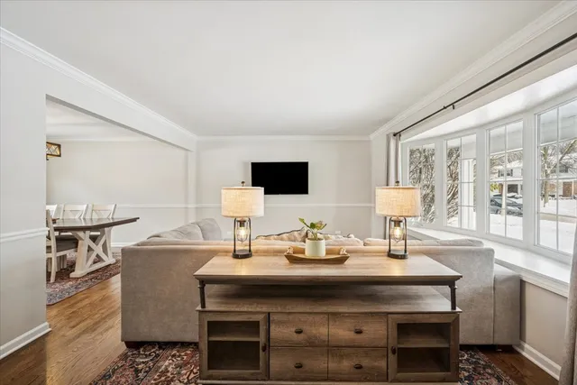 $675,000 | 1718 South Ridge Drive, Arlington Heights, IL 60005