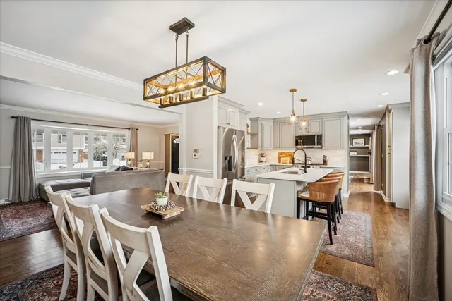 $675,000 | 1718 South Ridge Drive, Arlington Heights, IL 60005