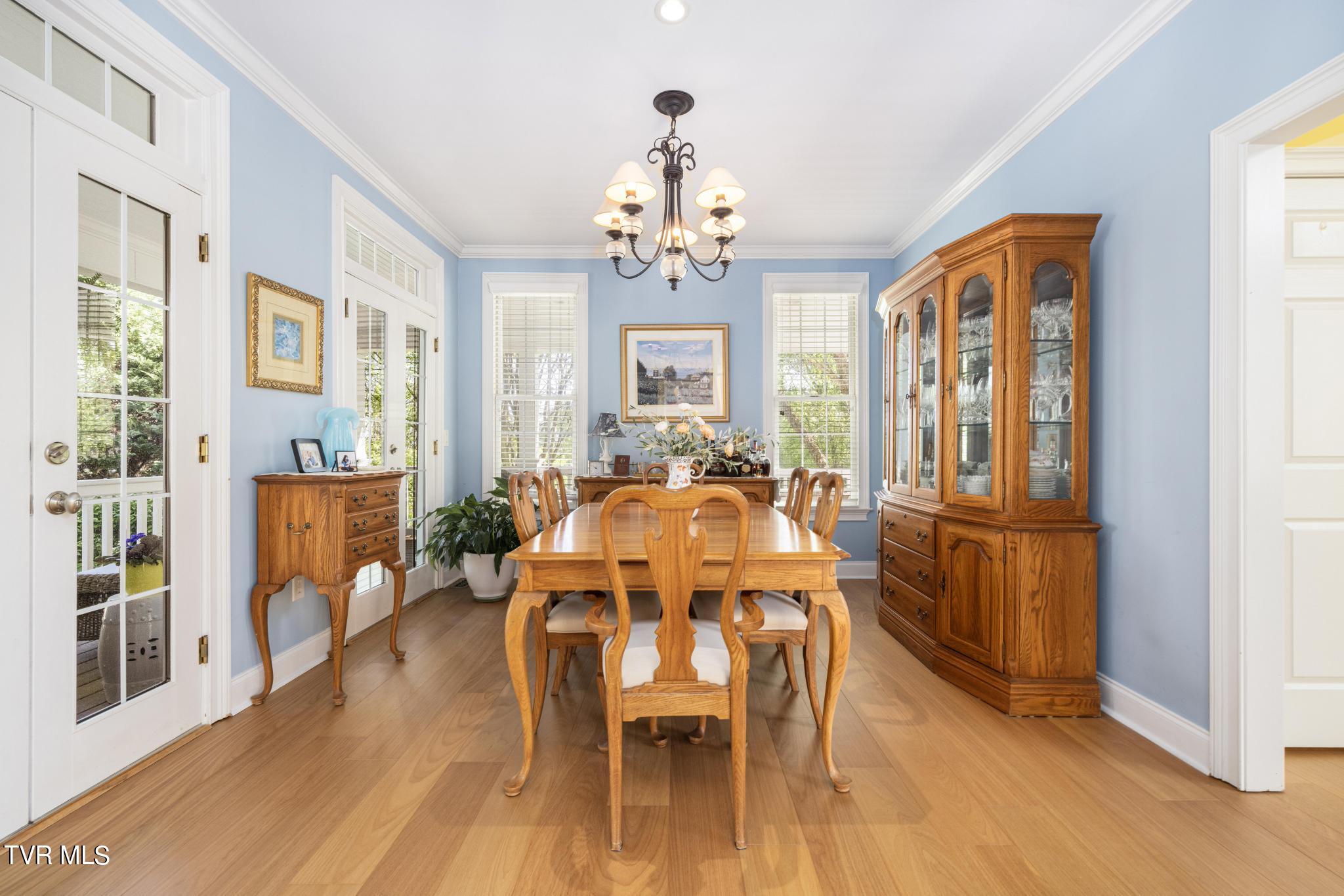 1031 Willows Trace Drive Johnson City, TN 37601 - Photo 11 of 83 Dining room