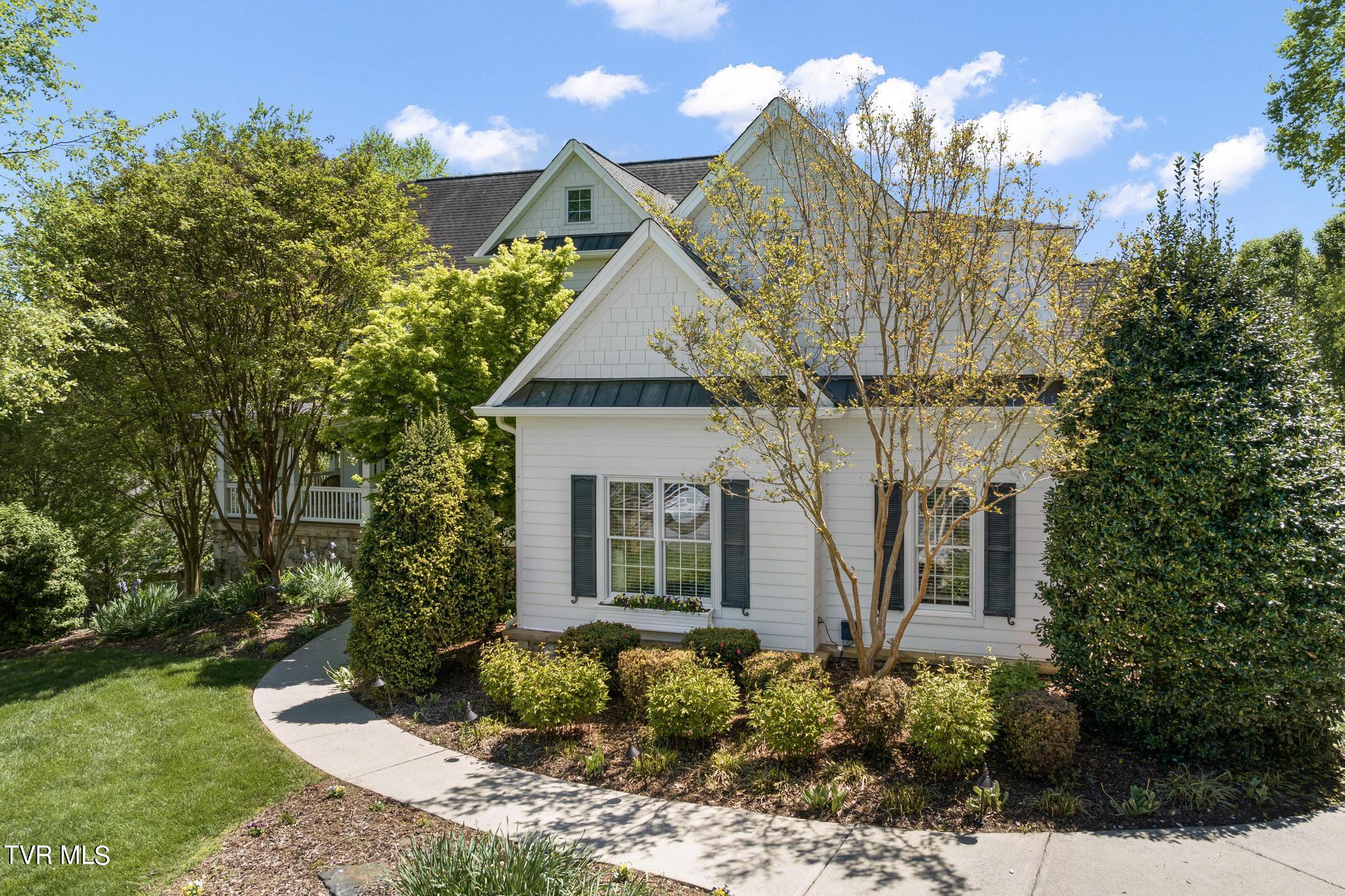 1031 Willows Trace Drive Johnson City, TN 37601 - Photo 4 of 83 Front of home