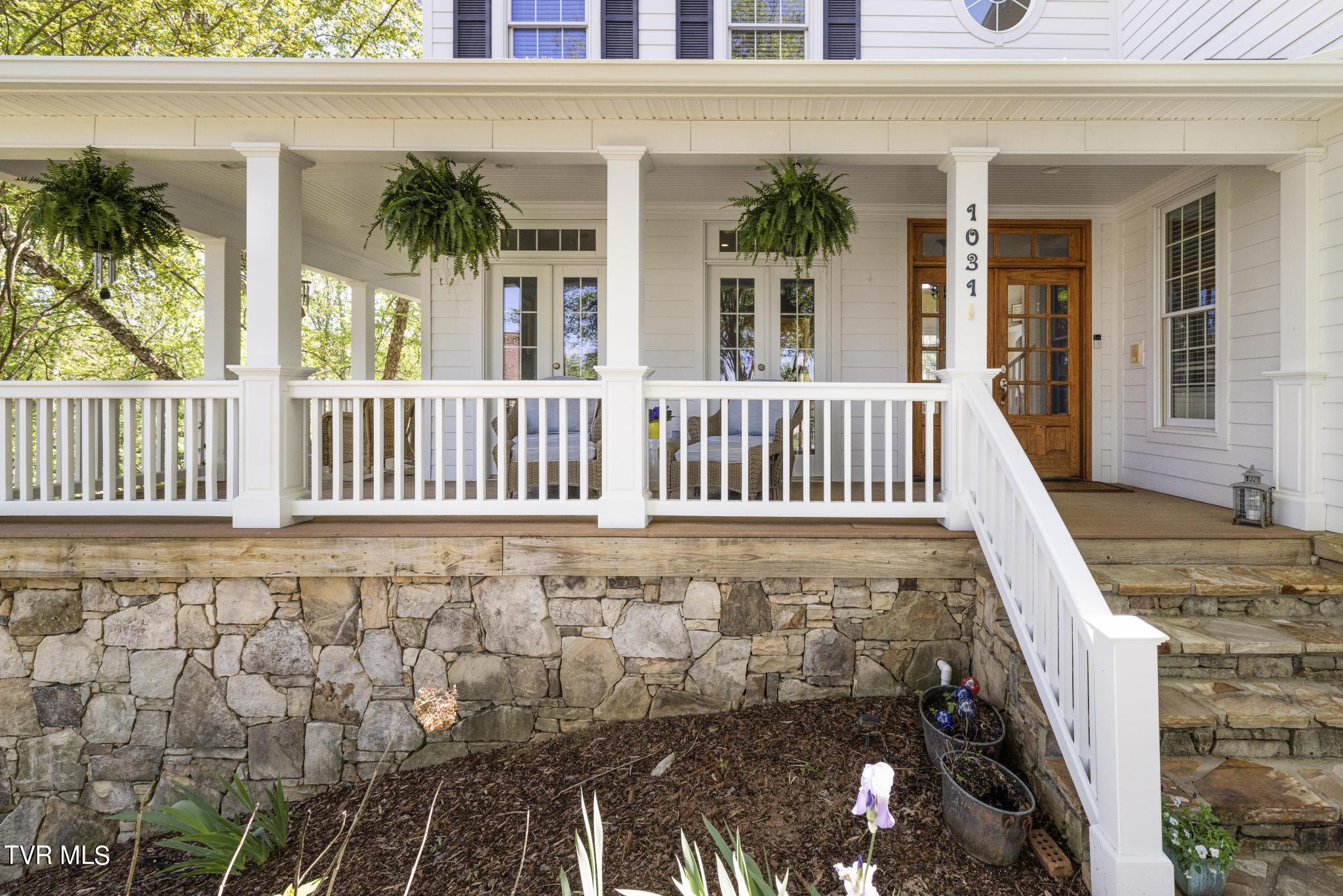 1031 Willows Trace Drive Johnson City, TN 37601 - Photo 5 of 83 Front entrance of home
