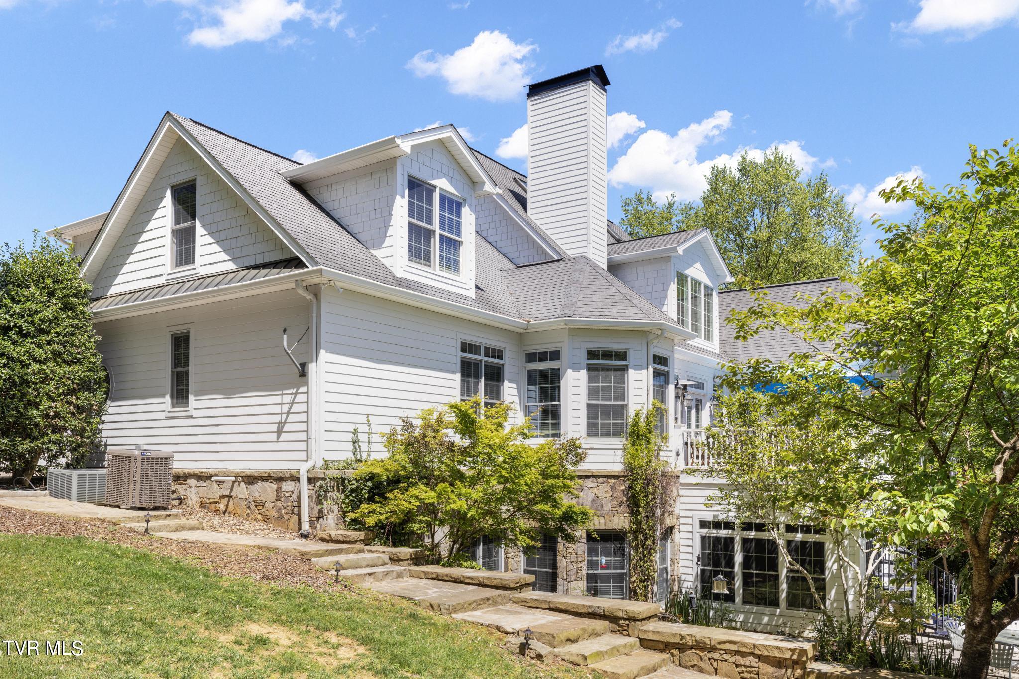 1031 Willows Trace Drive Johnson City, TN 37601 - Photo 76 of 83 Side view of home