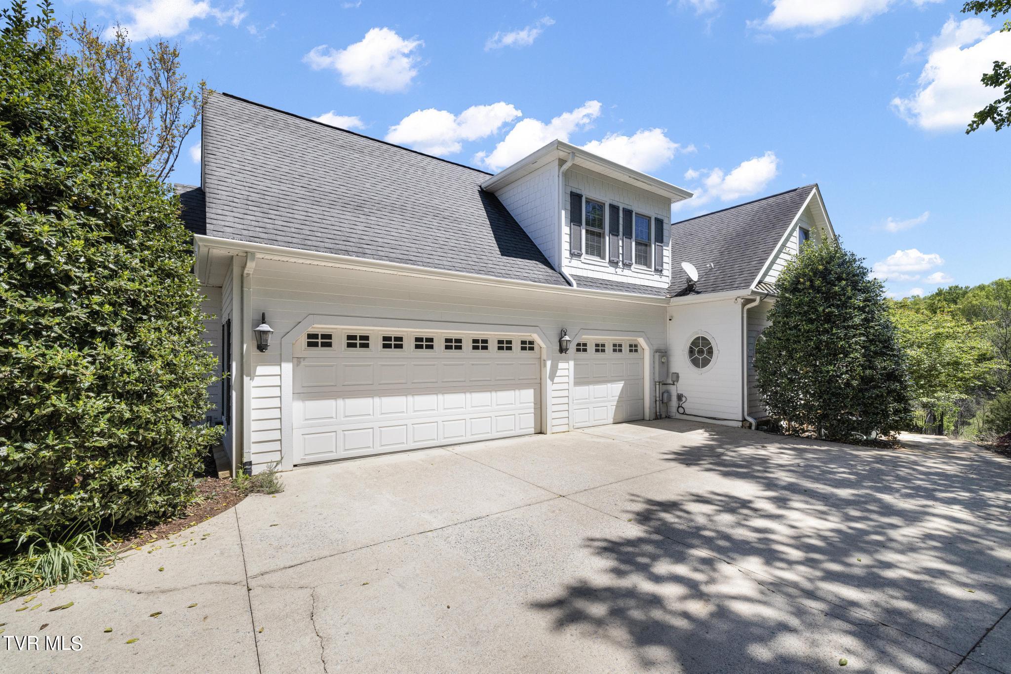 1031 Willows Trace Drive Johnson City, TN 37601 - Photo 77 of 83 3-car garage