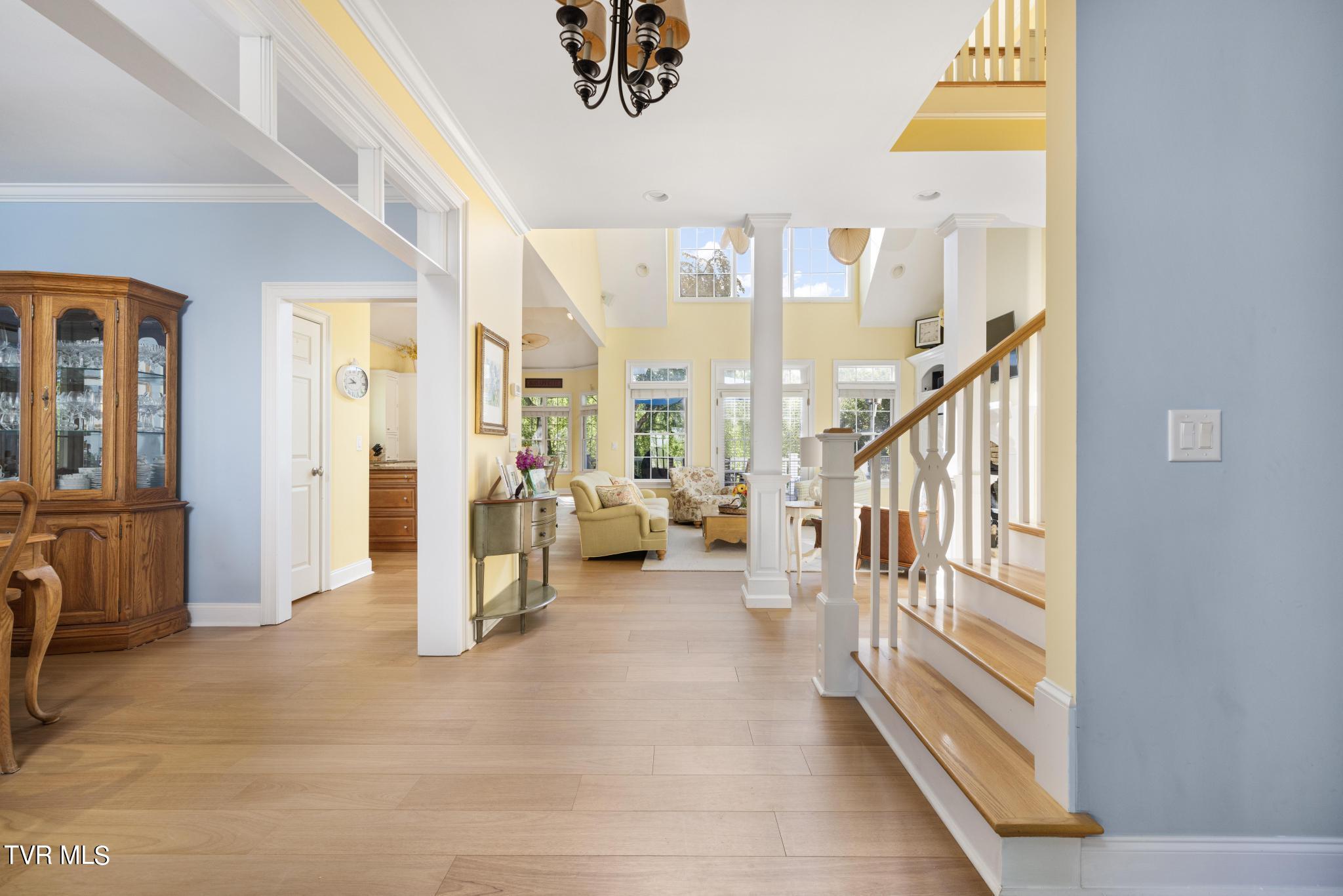 1031 Willows Trace Drive Johnson City, TN 37601 - Photo 9 of 83 Enty way