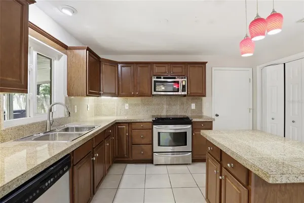 $349,900 | 3623 Northwest 46th Place, Gainesville, FL 32605
