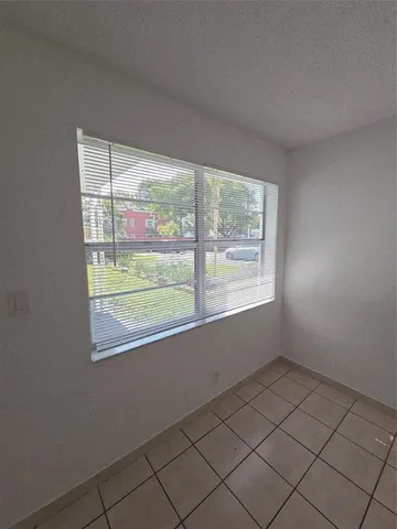 $1,600 | 1007 North 19th Avenue, Unit 4, Hollywood, FL 33020