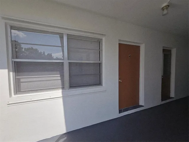 $1,600 | 1007 North 19th Avenue, Unit 4, Hollywood, FL 33020