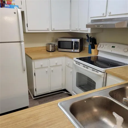 $2,550 | 3275 South Beneva Road, Unit 104, Sarasota, FL 34232