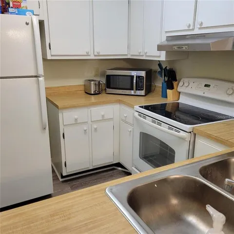 $2,550 | 3275 South Beneva Road, Unit 104, Sarasota, FL 34232