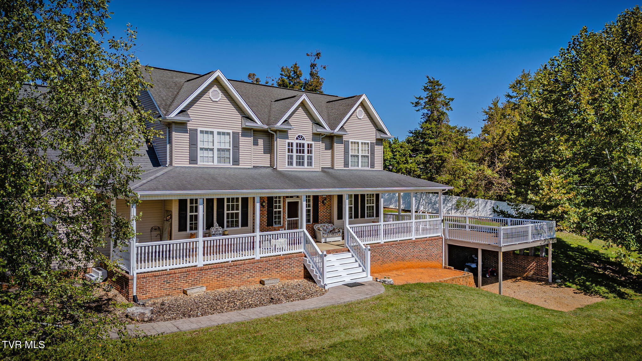 1238 Fordtown Road Jonesborough, TN 37659 - Photo 4 of 60 003