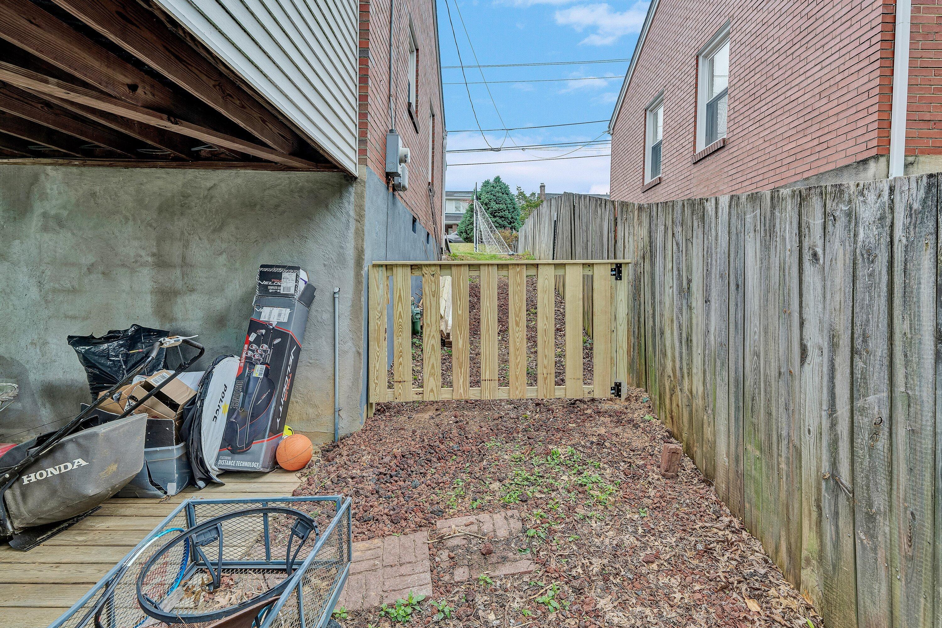 2423 Tillett Road Southwest Roanoke, VA 24015 - Photo 20 of 23 DSC00358