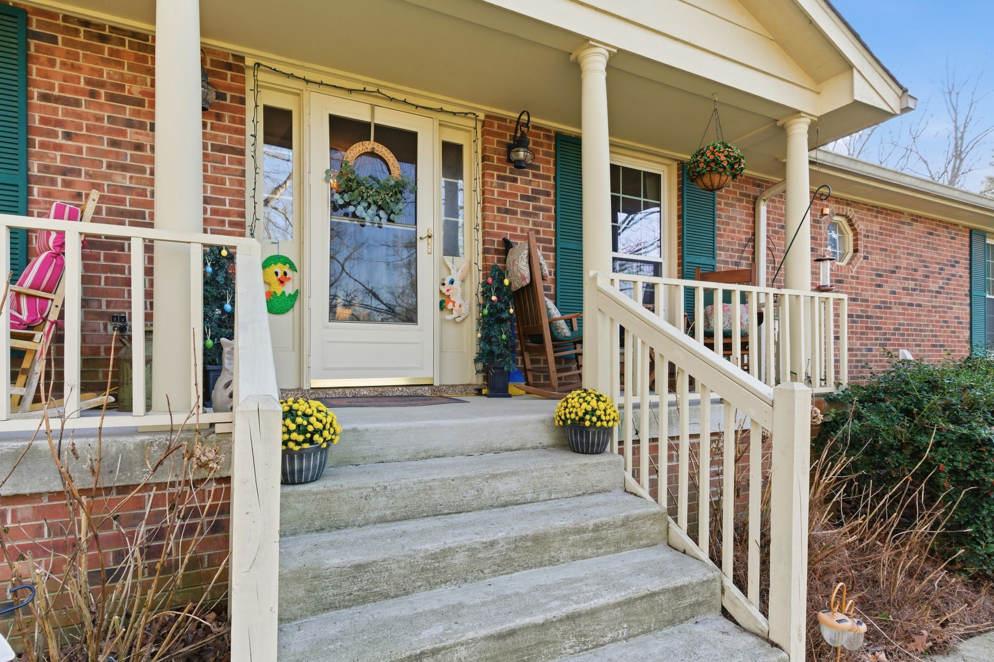 8073 Ridgewood Road Goodlettsville, TN 37072 - Photo 3 of 38 front view of a house with a window