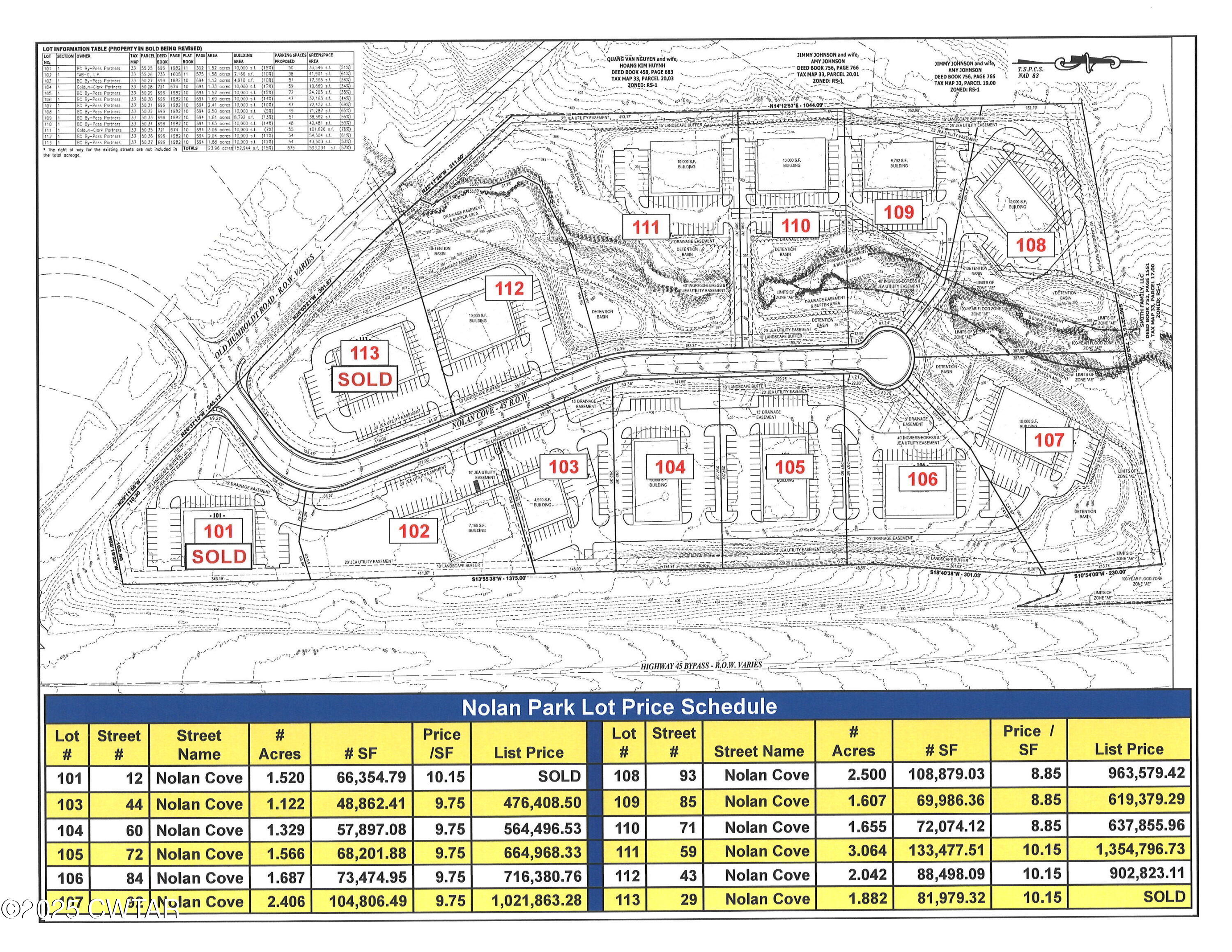 44 Nolan Cove Jackson, TN 38305 - Photo 4 of 5 a black and white photo of a living room